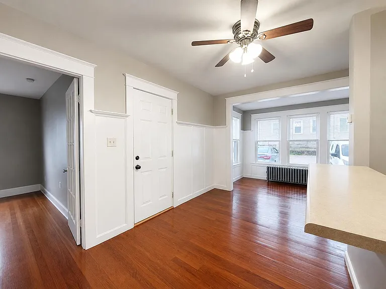 537 Howe St #1F — Photo 9