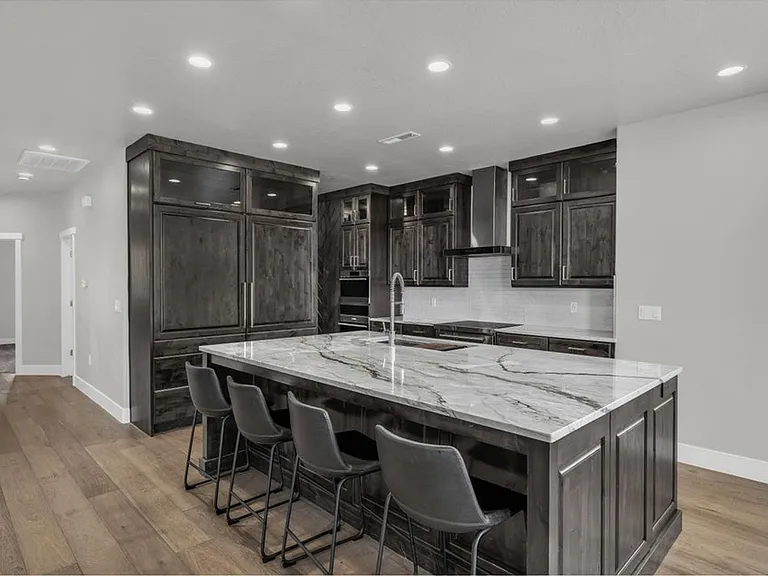 2792 S 3250 W — Photo 10