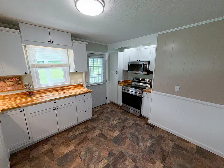 11 Corbin Ln — Photo 7