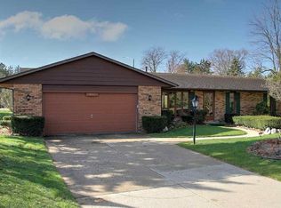 3601 Lindahl Dr, Mishawaka, IN 46544