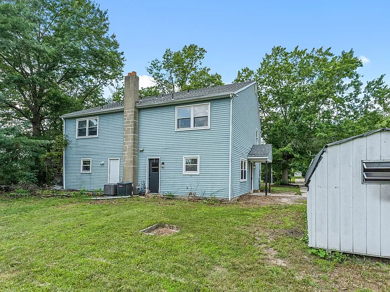 7 Andrea Dr — Photo 24