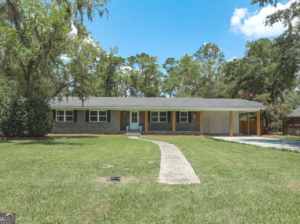 106 Pinehurst Dr, Blackshear, GA 31516