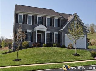 7427 View Crest Dr, Harrisburg, PA 17112