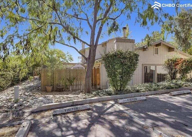 3911 Hills Ct — Photo 38
