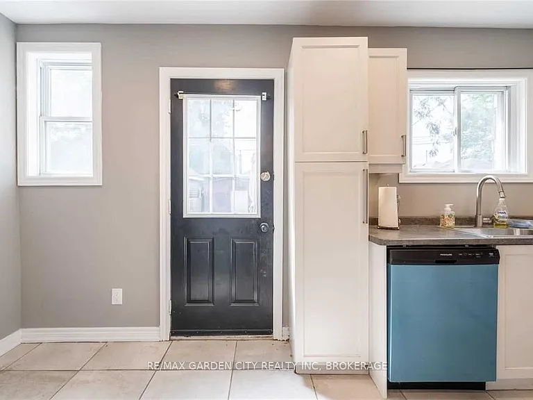 96 Beechwood Ave — Photo 19