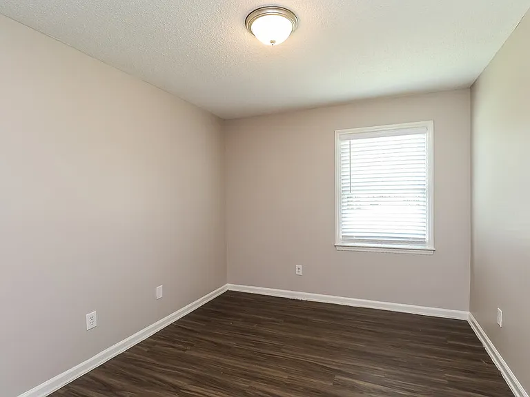 3557 Heather Ln — Photo 14
