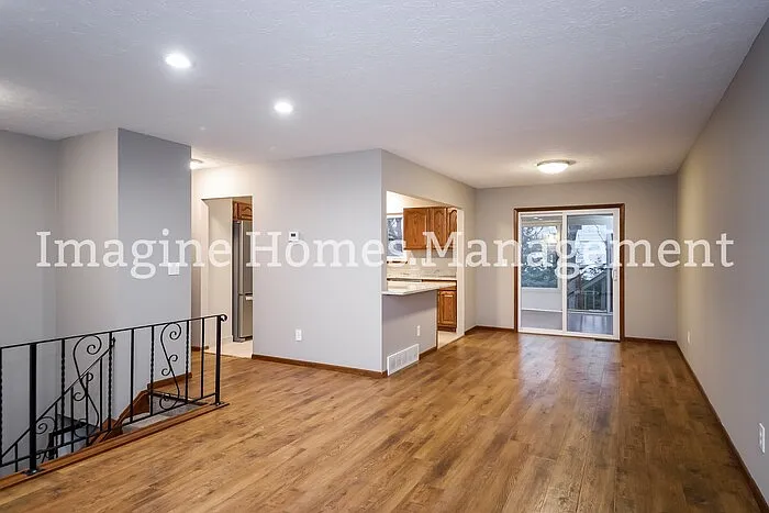 6734 Duneden Ave — Photo 2