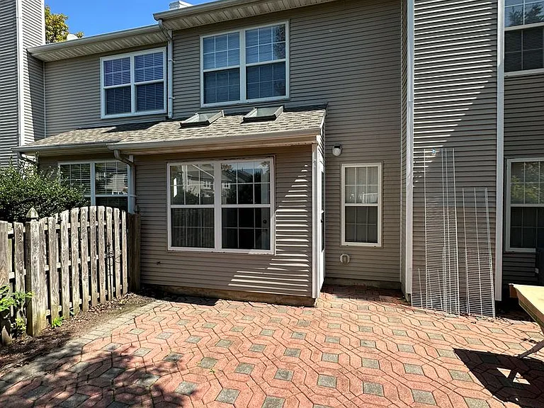 272 Sequoia Dr — Photo 17