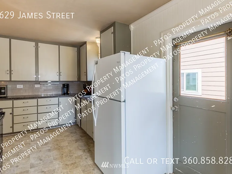 1629 James St — Photo 6
