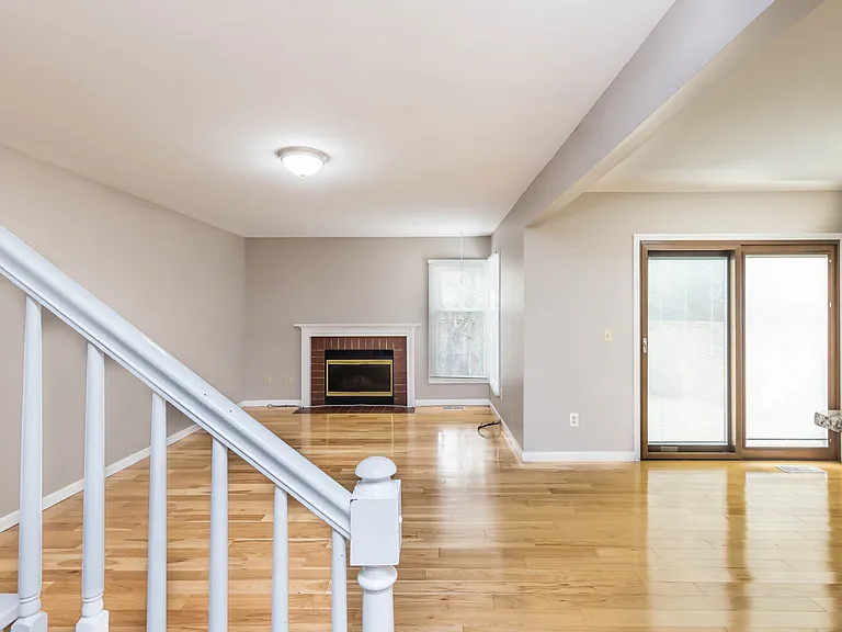 6674 Willow Grove Ln — Photo 13