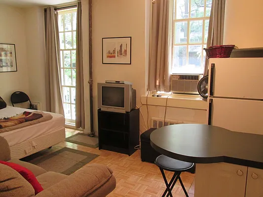 Rented by Richard Marks LLC | media 9