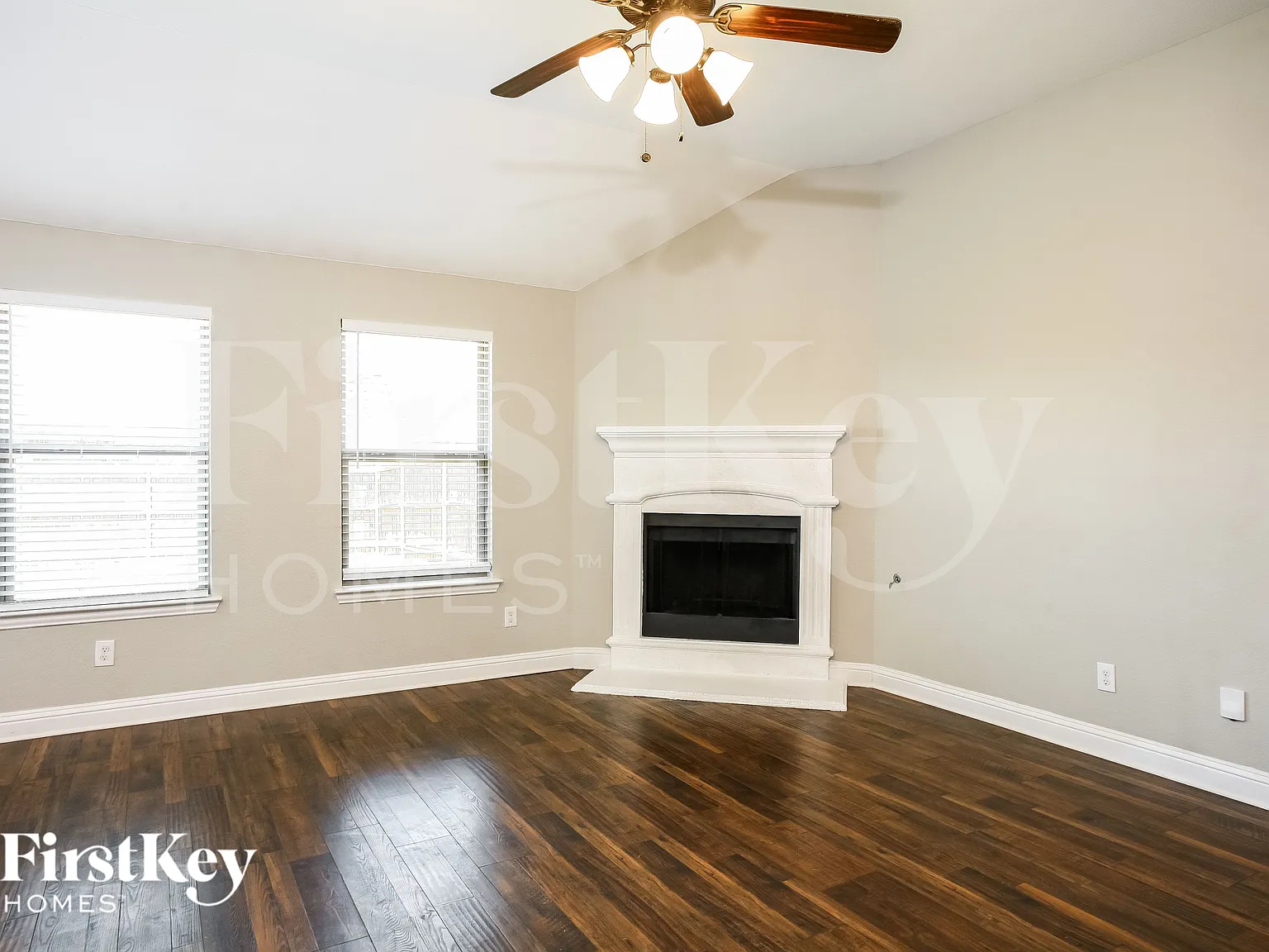 3 bed, 2.0 bath, 1826 sqft, $1,930 — Photo 3