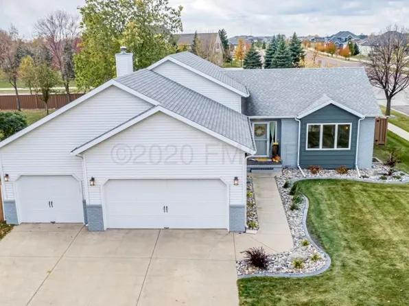 4803 Rose Creek Pkwy S, Fargo, ND 58104