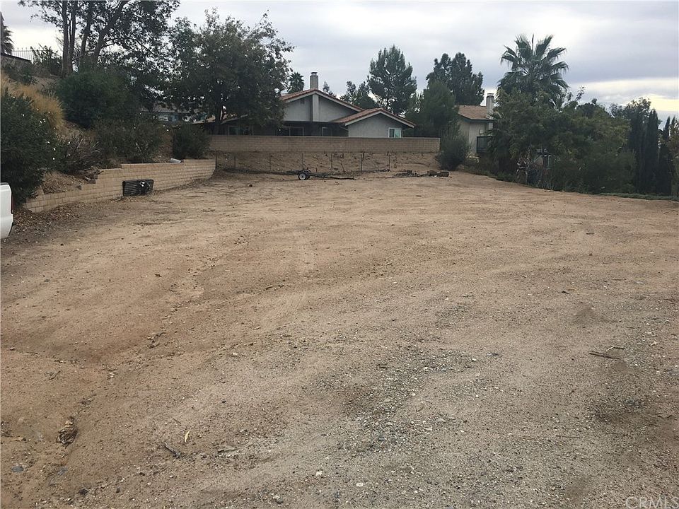 1st image of 3065 Small Canyon Dr
