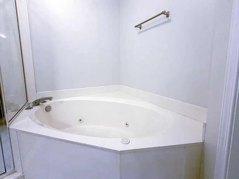 112 Sheffield Ct — Photo 19