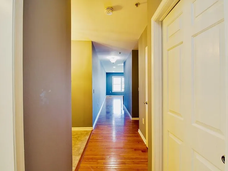 340 The Promenade — Photo 15