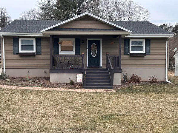 3737 Springvale St SE, Roanoke, VA 24014