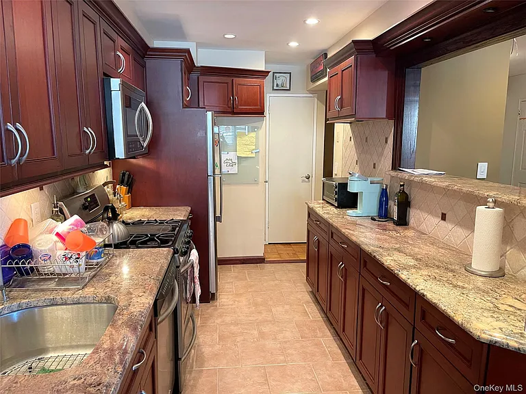 750 Shore Rd #10 — Photo 7
