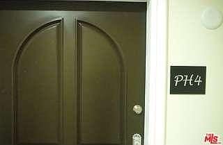 2nd image of 837 S Crenshaw Blvd #301