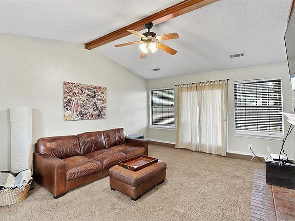 3rd image of 1401 Wildvalley Dr