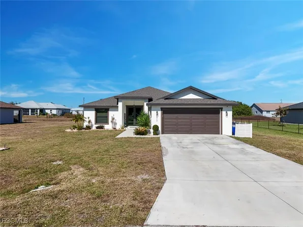 633 Carrillon Ave S, Lehigh Acres, FL 33974