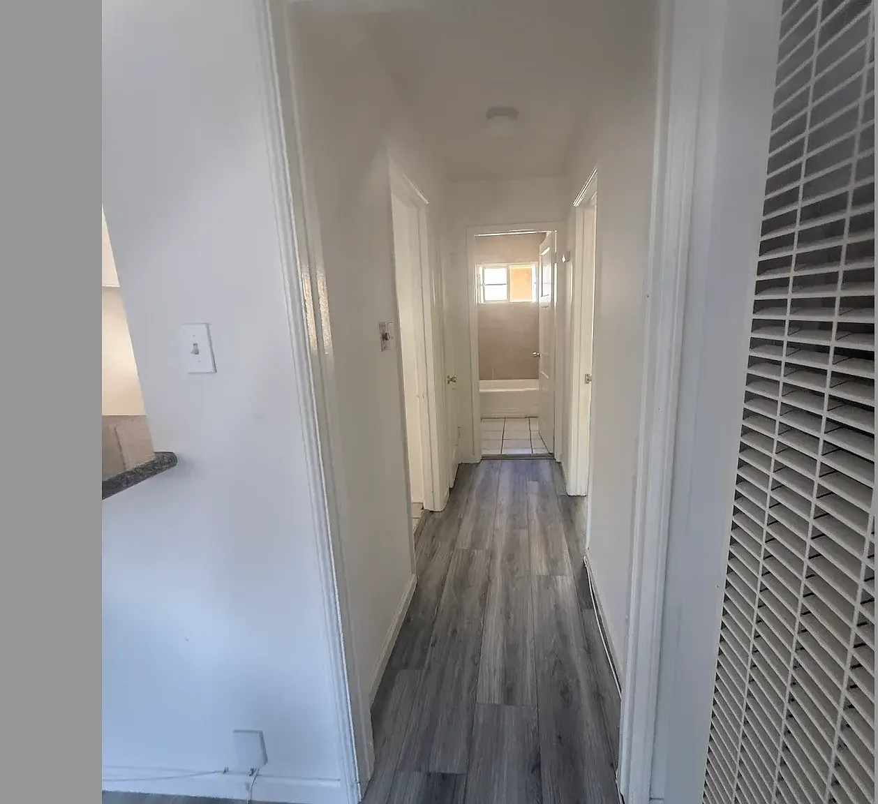 1 bed, 890 sqft, $2,300 — Photo 3