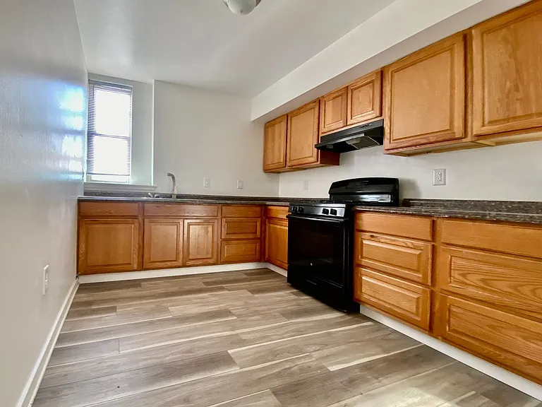 4007-4011 Aspen St — Photo 2