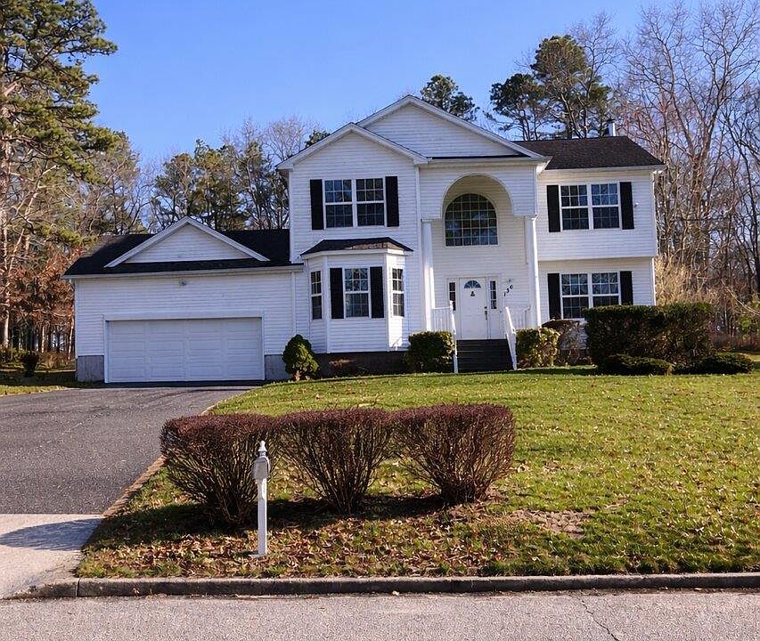 1st image of 136 Elizabeth Way