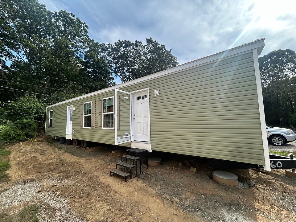 2nd image of 133 W Main St Trailer A13