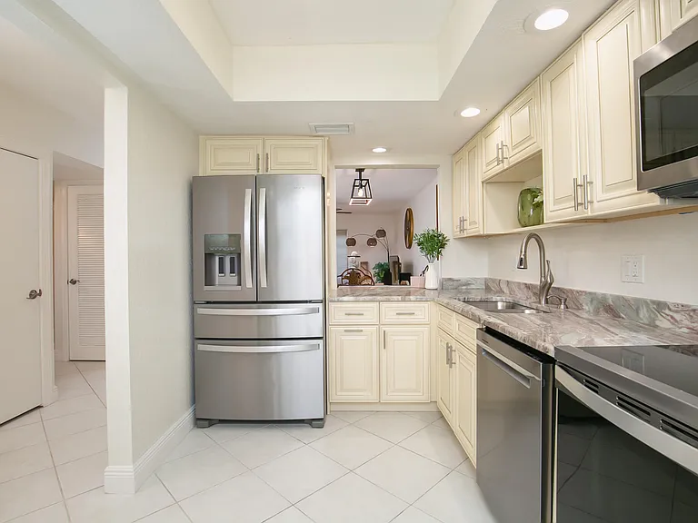 1225 Carlton Ct #205 — Photo 9