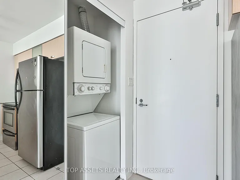37 Grosvenor St #2109 — Photo 24