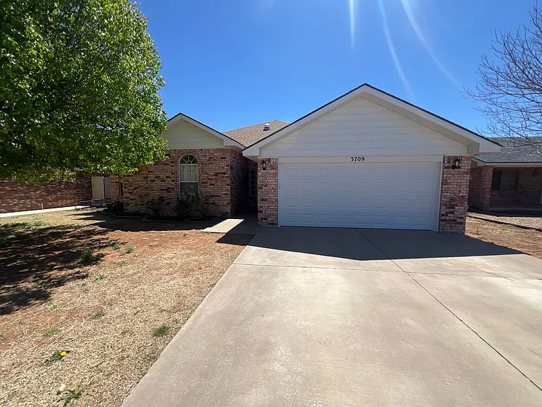 3709 Benjamin Davis Dr — Photo 1