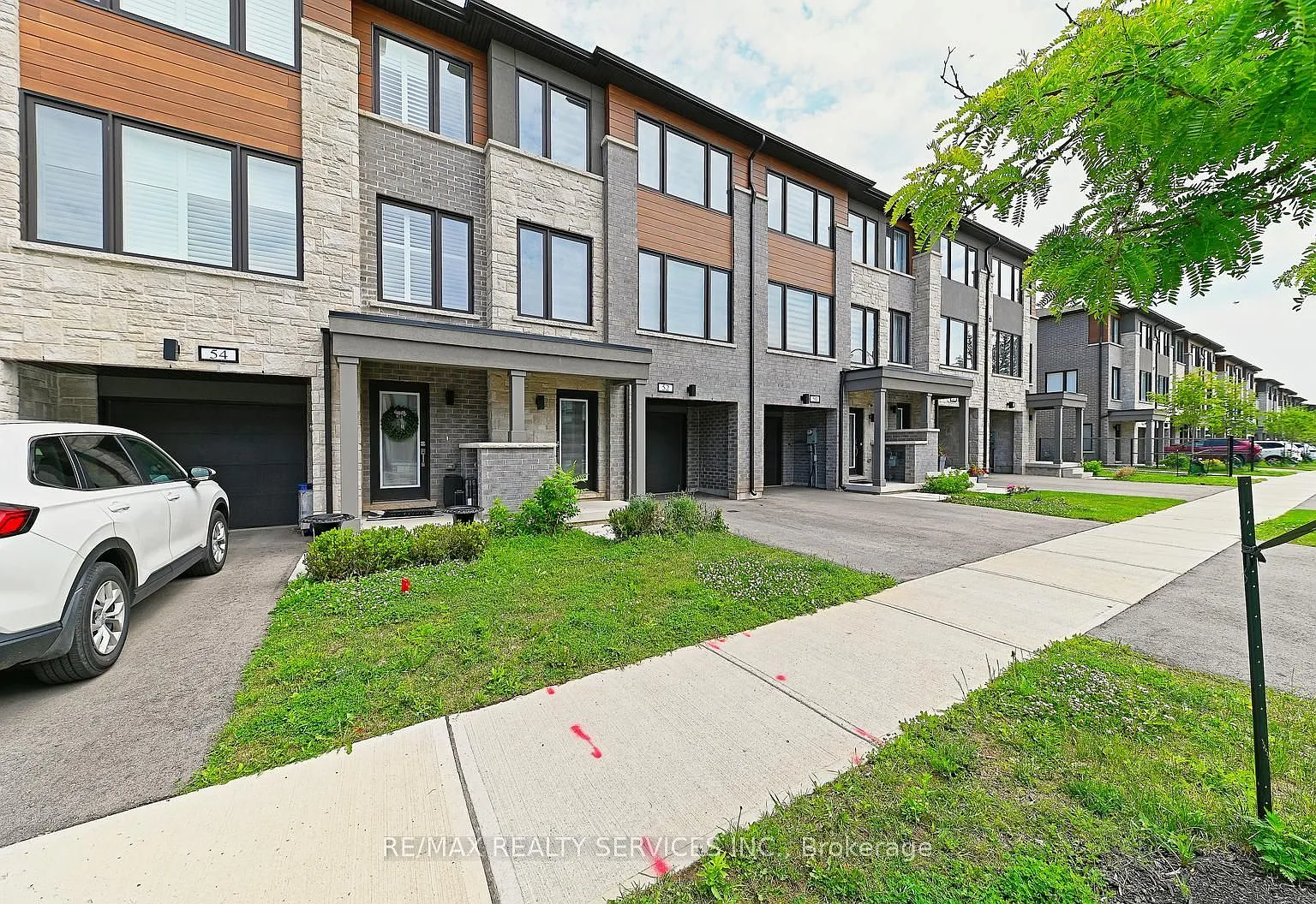 3 bed, $3,200 — Photo 2