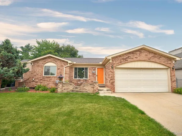 36765 Melbourne Dr, Sterling Heights, MI 48312