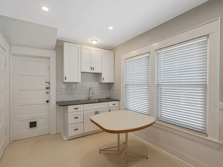 818 Maryland Ave — Photo 15