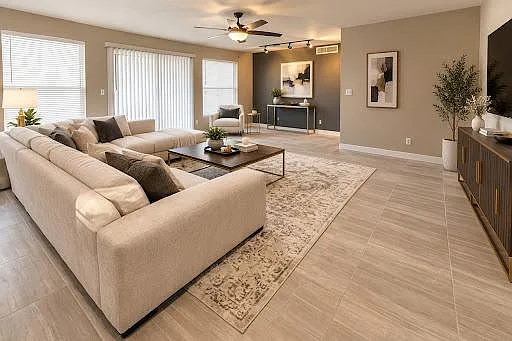 4 bed, 1925 sqft, $2,500 — Photo 3