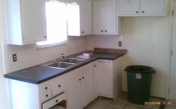 2nd image of 2712 Marview Rd