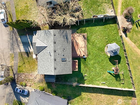 3rd image of 8025 Vista Drive