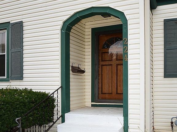 5th image of 224 S 38th St