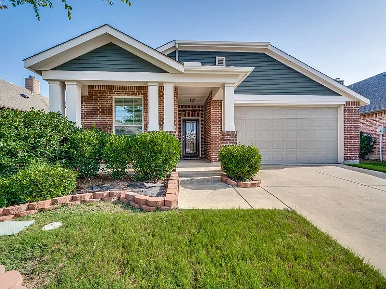 1421 Grackle Dr — Photo 3