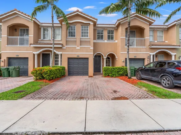 2557 SE 14th St, Homestead, FL 33035