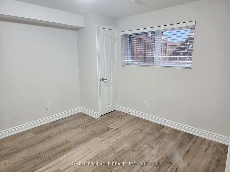 1125 Leger Way — Photo 5