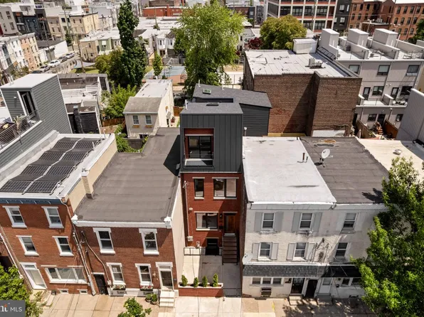 2121 E Sergeant St, Philadelphia, PA 19125