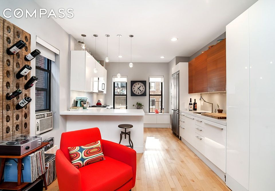 1st image of 113 W 96th St APT 10