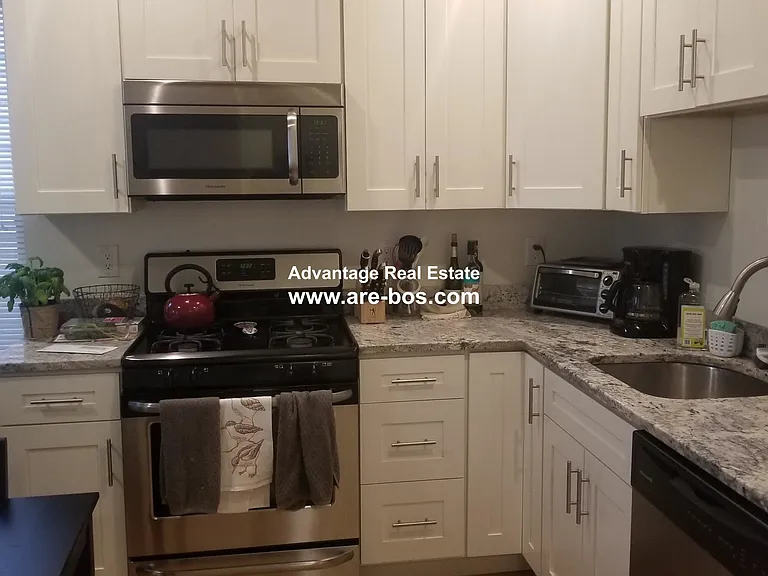121 Webster Ave #3 — Photo 3