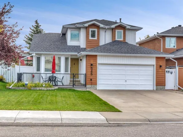 545 W Riverbend Dr SE, Calgary, AB T2C 3Y1
