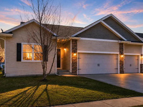 434 S 82nd St, West Des Moines, IA 50266