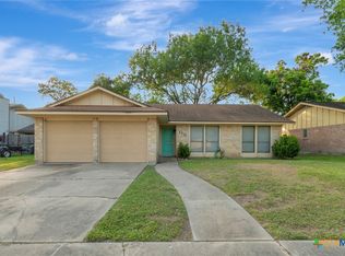 110 Concord Ln, Victoria, TX 77901