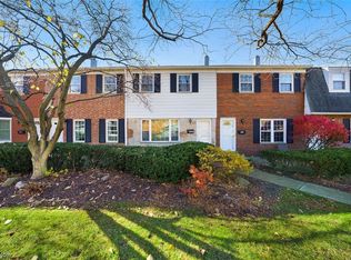 4324 W 196th St #18, Fairview Park, OH