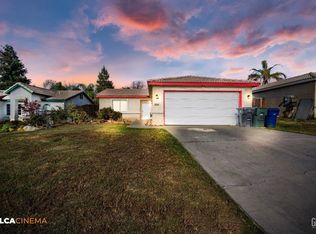 2825 Meadow Ridge Ave, Bakersfield, CA 93308